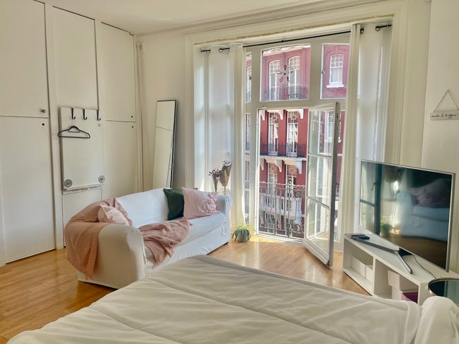 Unique rooms in Hyde park Mansions| Marylebone Main Photo