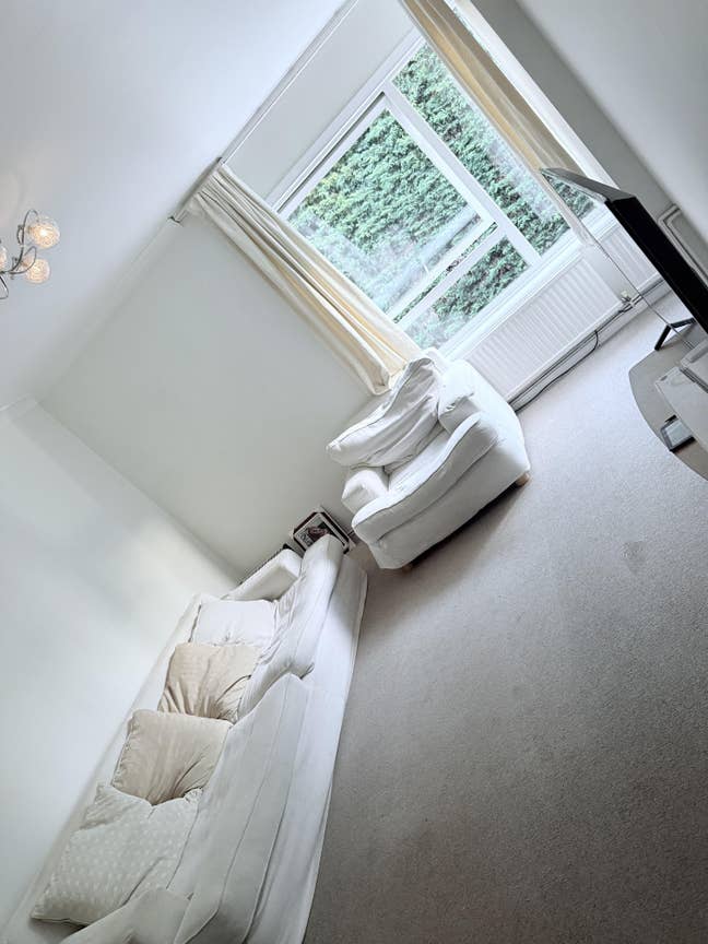 Spacious Room – All Bills Included Main Photo