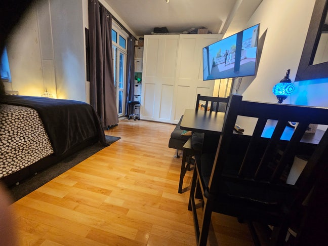 Big double bedroom  in southfields for single pers Main Photo