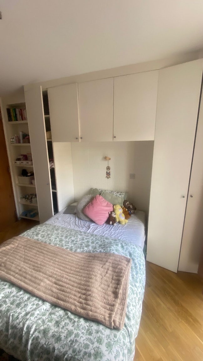 En-suite Bedroom in West Ealing Main Photo