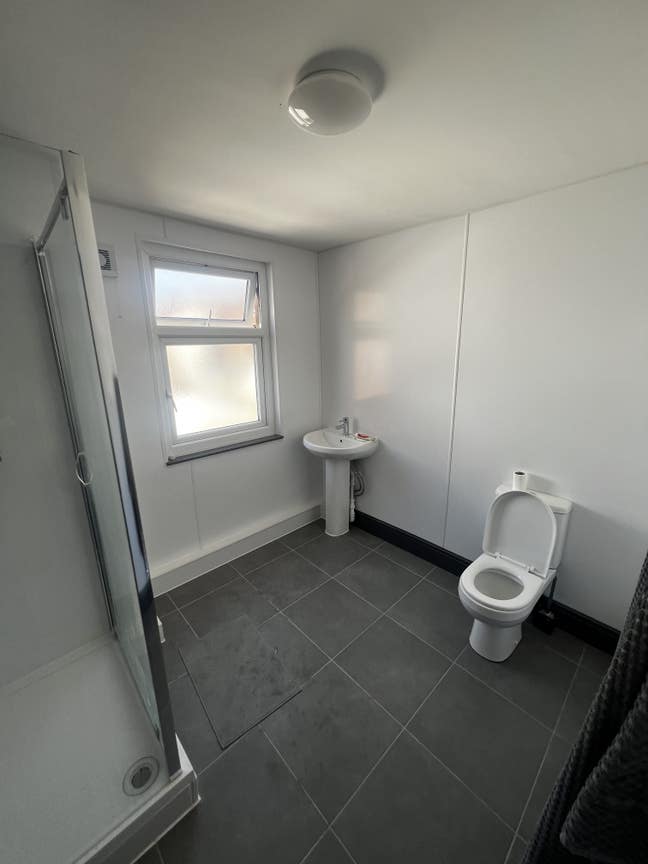 Renovated quite house share  Main Photo