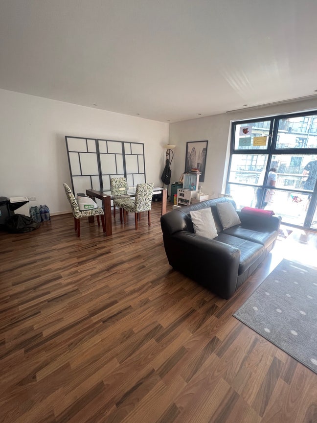 Spacious Double Bedroom in Bright Modern Flat  Main Photo