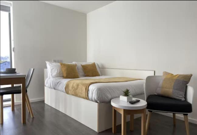 Modern Studio – All Bills Included, No Deposit! Main Photo
