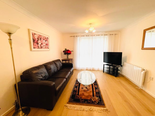 Flat to rent  Main Photo