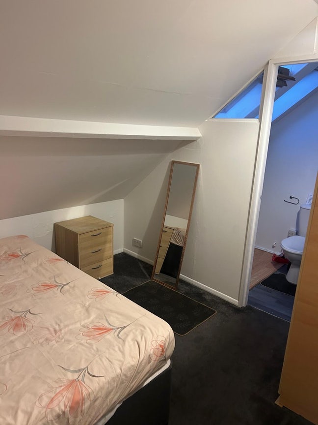 Two rooms & bathroom , separate private area  Main Photo