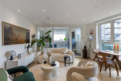 Luxury, Modern & Artsy Apartment Main Photo