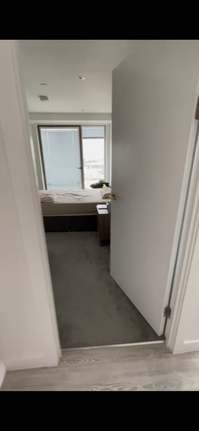 Spacious En-suite Room available  Main Photo