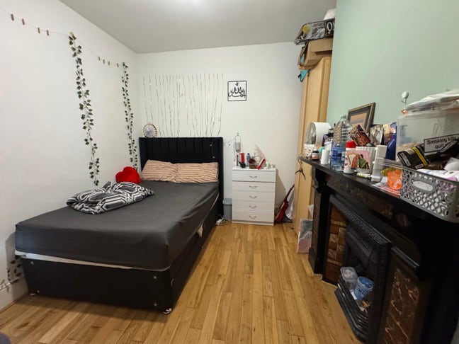 Large Room tolet for 2 girls or a couple Main Photo