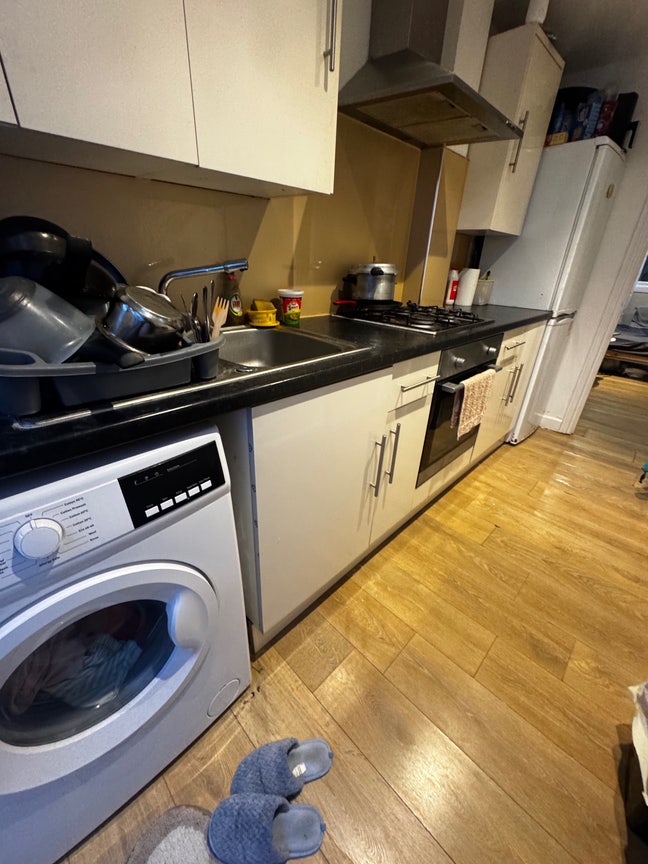 Cosy Studio Flat/ Annex in Worcester Park Main Photo