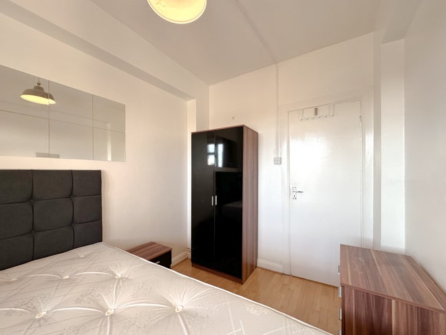 🏡 Bright Double Room in Kentish Town  Main Photo