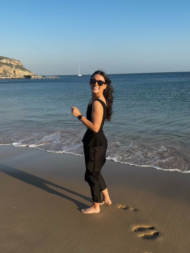 Professional girly, 28, looking for a flatshare  Main Photo