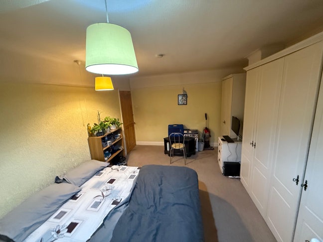 Big double room available 1st nov Main Photo
