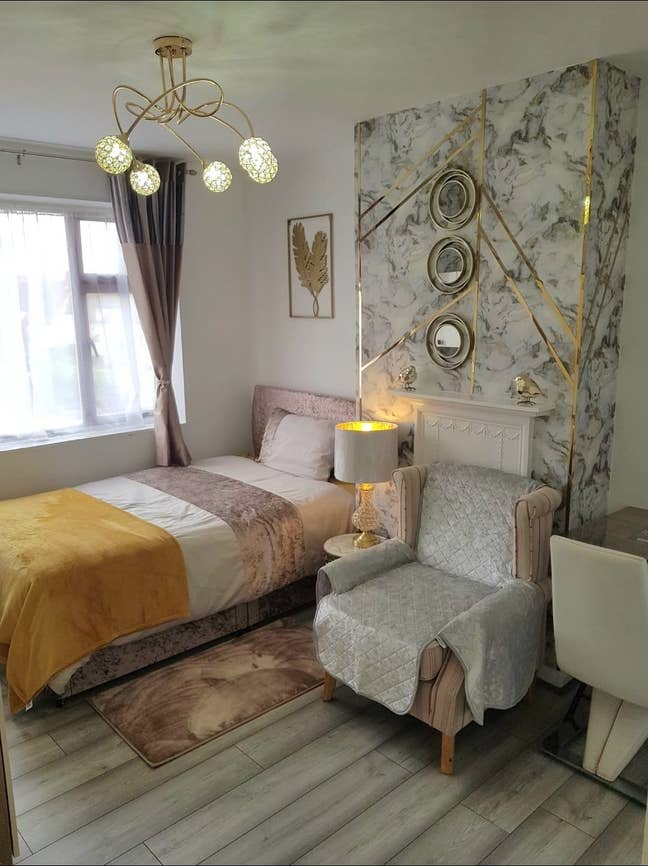 Luxury peaceful living- direct bus Pool Meadow  Main Photo