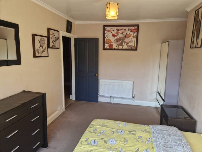 Double bedroom in Botley  Main Photo