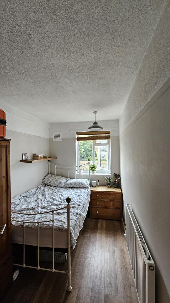 Cosy small double room Main Photo