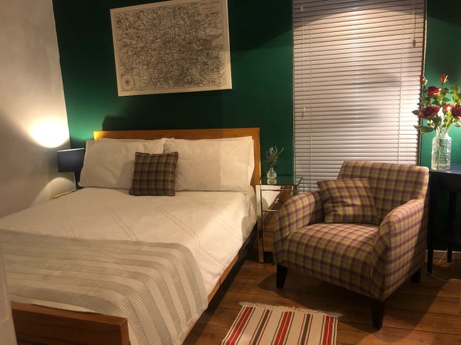  Furnished Double bedroom / Stockwell SW8  Main Photo