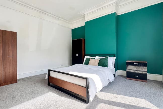 Exquisite House Share in Prime Location Main Photo