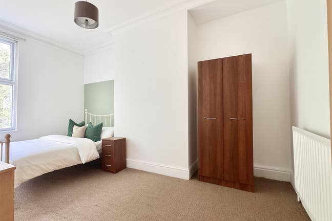 Exquisite House Share in Prime Location Main Photo