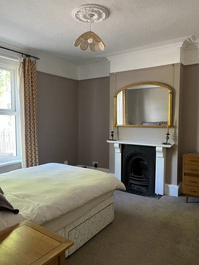 Double Room in Cosy Home Main Photo