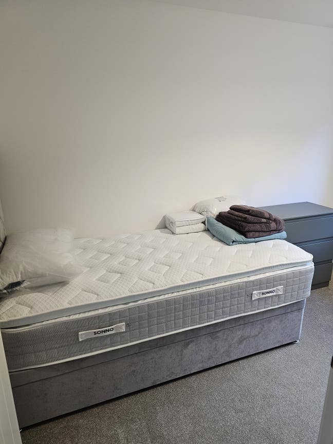 One bed in brand new house Main Photo