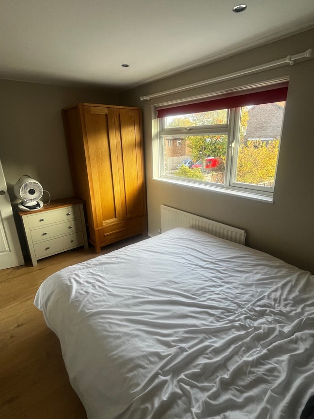 Double bedroom in bursledon Southampton  Main Photo