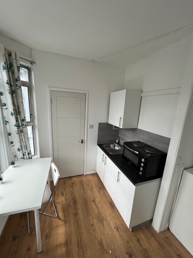 Cheap and Cozy Studio Flat Ready to Move in  Main Photo