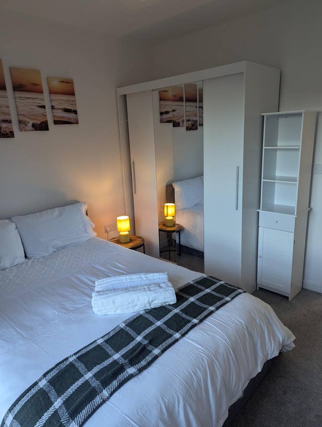 Lovely room in Hackbridge  Main Photo