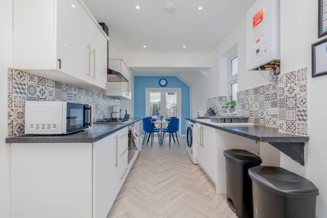 💚Stunning Newly Refurbed House in Stockingford 💚 Main Photo
