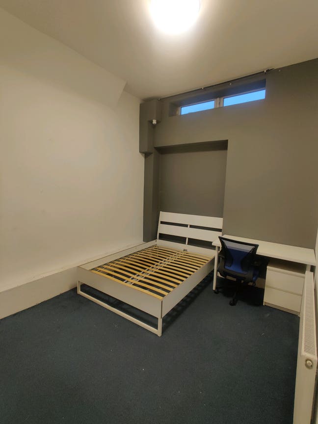 1 Single room and 1 Double room in Queens Park Main Photo