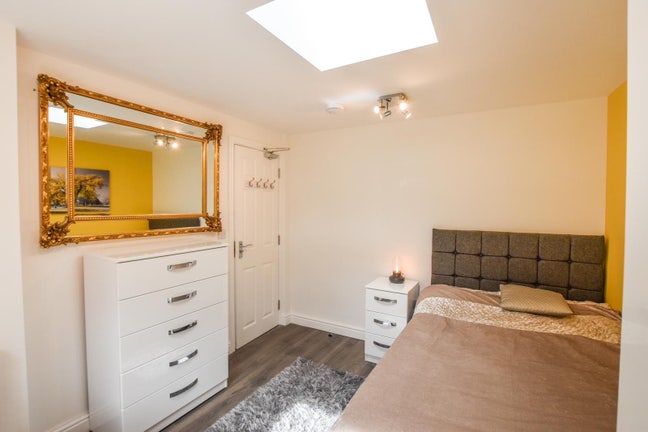 Designer 6 Bed Fallowfield 🏡Share Main Photo