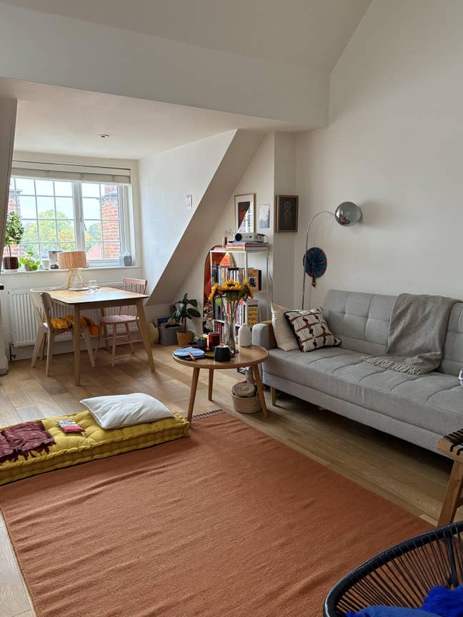 Spacious Studio Flat for Sublet - November  Main Photo