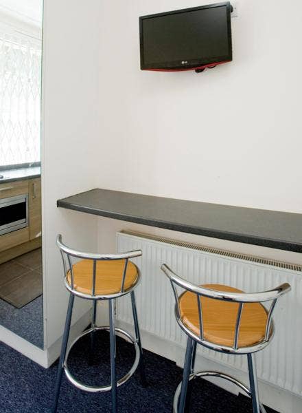 🌟 Bright Studio near White City Station Main Photo