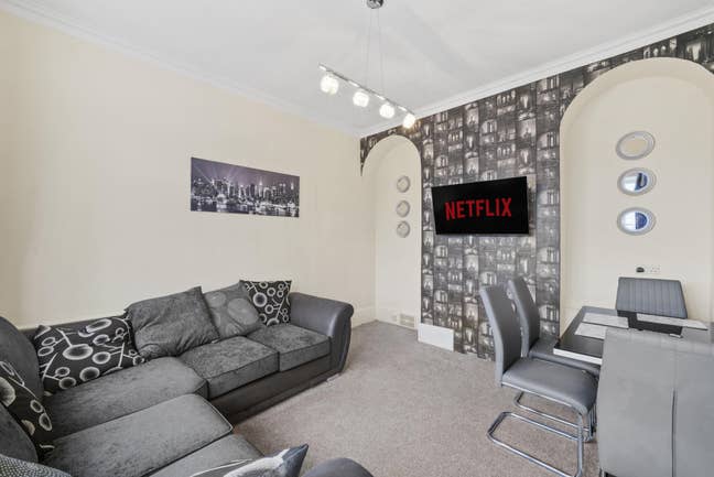 5 Double Rooms Available All Bills Included Main Photo