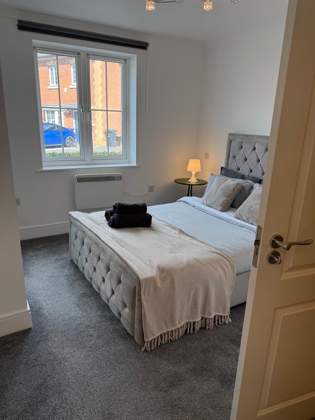✨Amazing two bedroom house in barking Main Photo