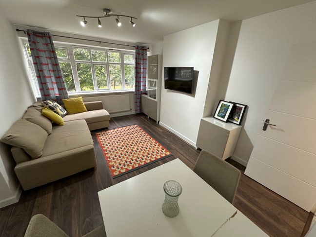 Incredible offer TODAY-1 bed-10m Battersea Station Main Photo