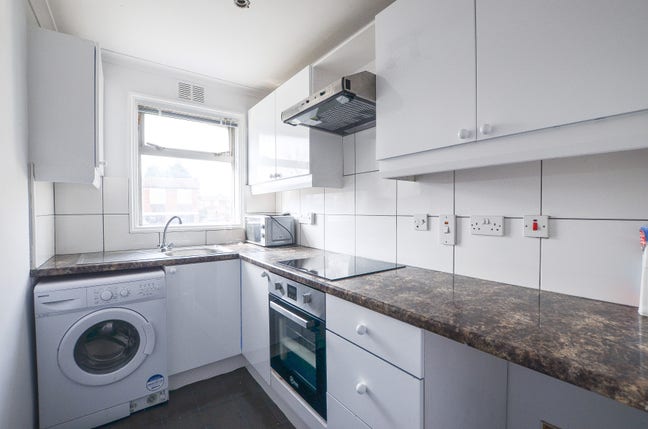 1 Room Available in House Share-Stopford Road E13 Main Photo