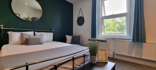Huge comfy room in great location  🏡    (AR) Main Photo