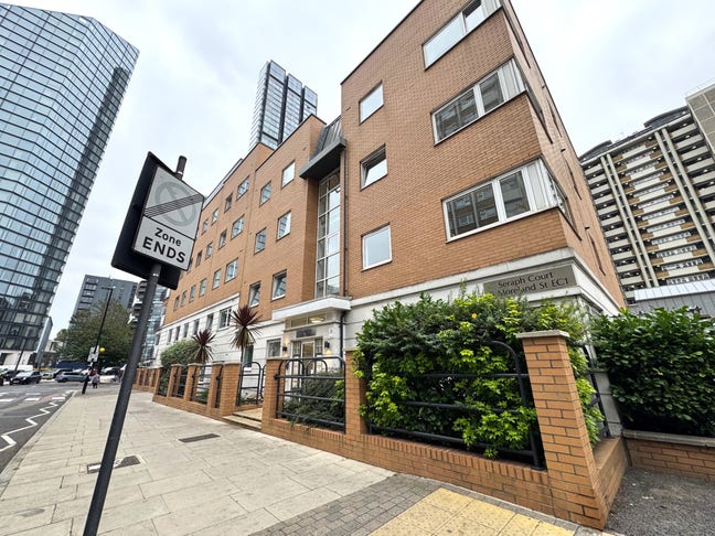 *Two-Bedroom Apartment to Rent in Old Street EC1V* Main Photo