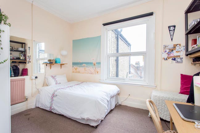 ‼️🌺 Large Double Room All Bills Inc Main Photo