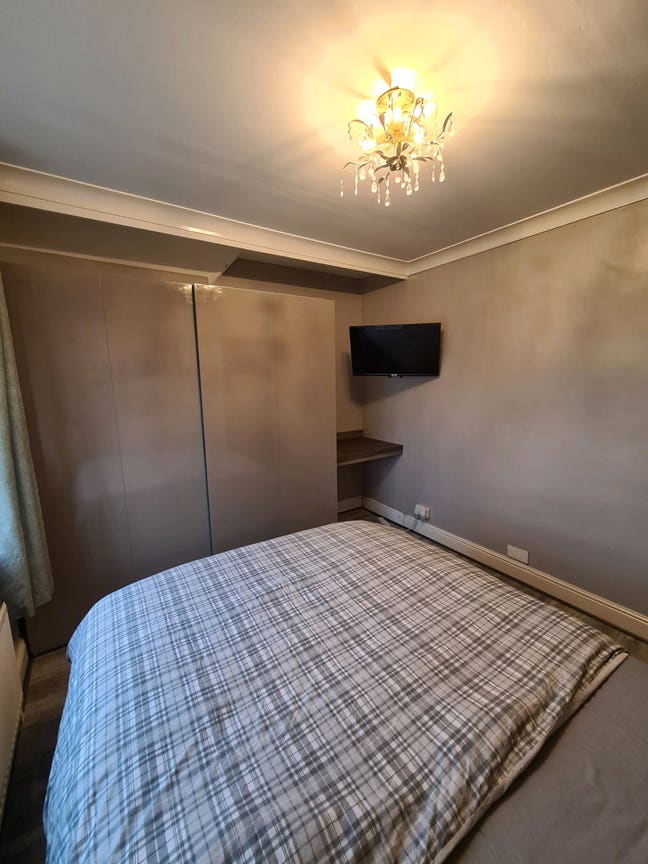 Double Room Available Main Photo