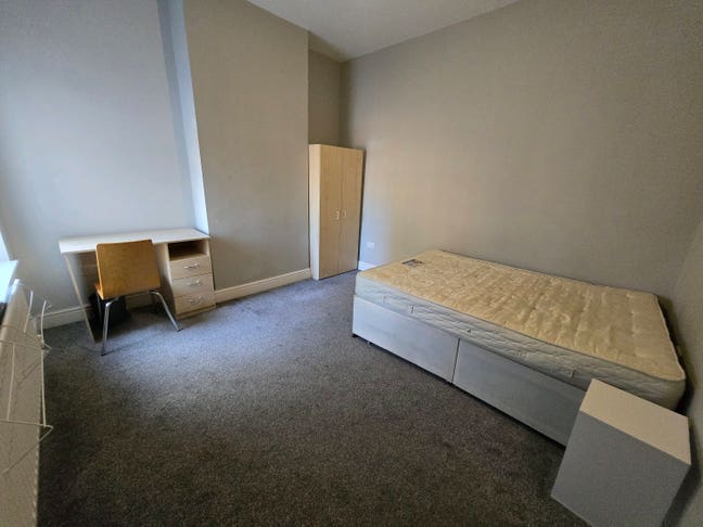 Rent Reduction! Brunel Uni 6Mins Away! -Large Doub Main Photo