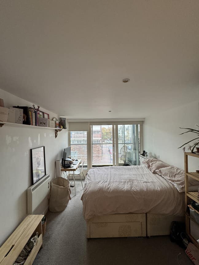 Big en-suite double room in deptford Main Photo