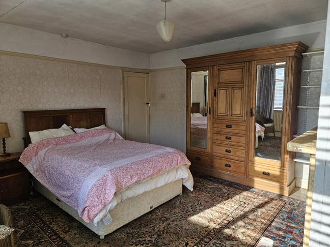 Low cost accommodation in Brentwood CM15 Main Photo