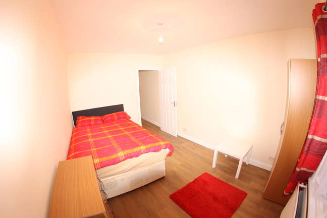 Fairland Rd - Lovely Double Room in Stratford E15  Main Photo