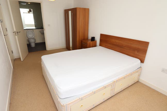 En-suite available- 5min walk from Bermondsey Tube Main Photo