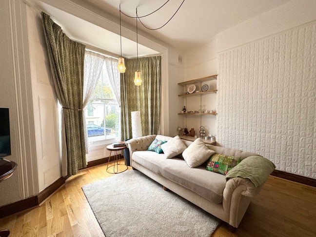 One bed apartment in Ealing Broadway Main Photo