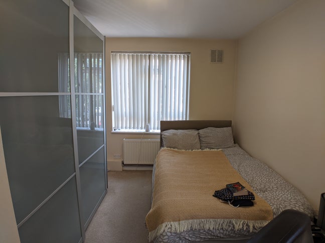 Cosy Room in Barons Court! No Deposit!All Included Main Photo