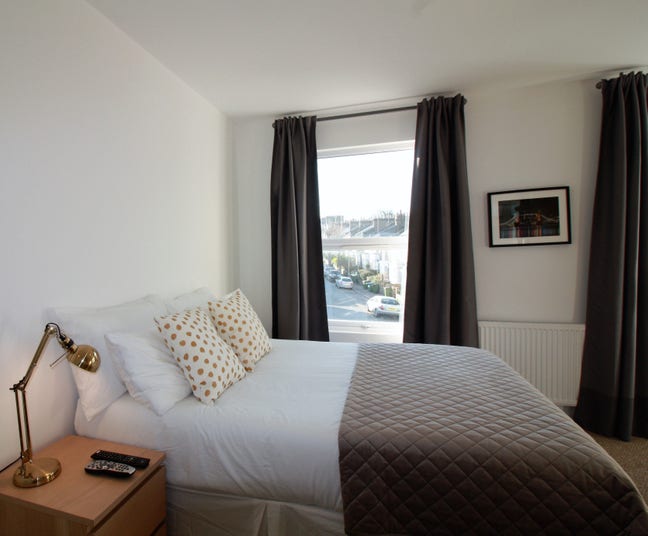 Spacious Ensuite in Greenwich Main Photo