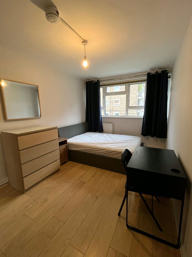 🌟Spacious Double Room in 5-Bed House Main Photo