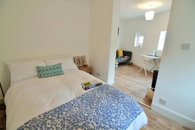 Great room with own lounge (TR) Main Photo
